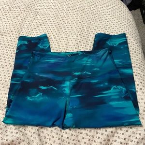 Old navy dry active work out leggings (Capri)